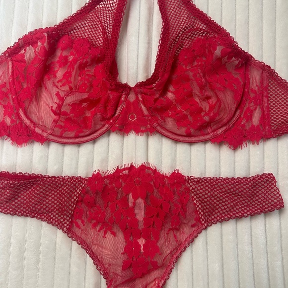 Victoria's Secret Dream Angels Unlined Demi Lace Bra Set - Picture 2 of 10